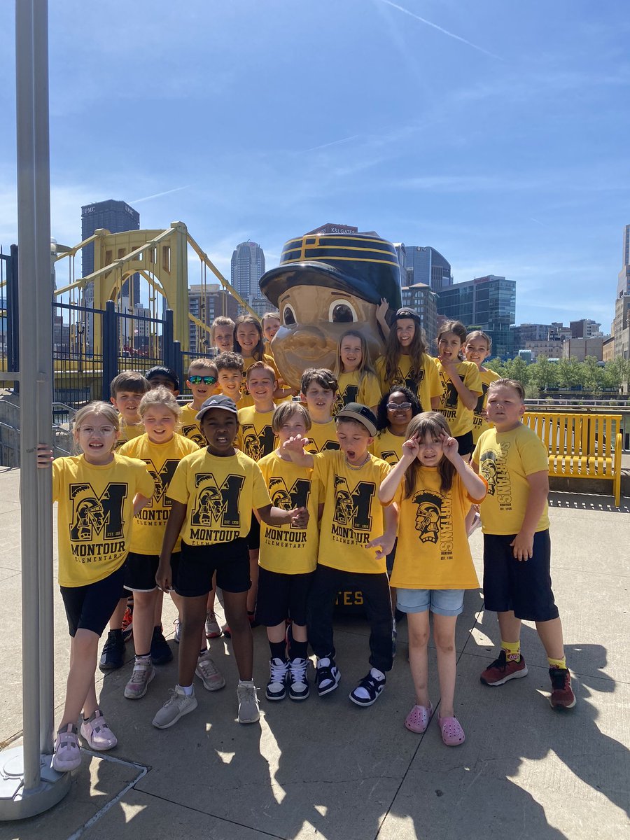Thank you to our guide Mr. Bob for an amazing tour! Elaine-We hope to be back next year!! Thank you! Go Bucs! 🖤💛#PittsburghPirates #MontourProud