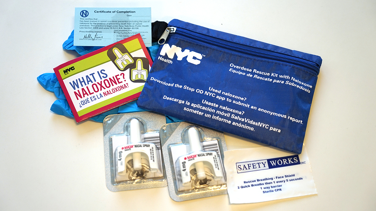 ¿#SabíaQue NYC ofrece muchas maneras de obtener un kit de naloxona?

🔹 Contacte a un programa comunitario
🔹 Solicite el 'Kit de rescate de sobredosis de emergencia' gratuito en una farmacia participante
🔹 Asista a un evento virtual del Dpto. de Salud
 on.nyc.gov/2p38dYP