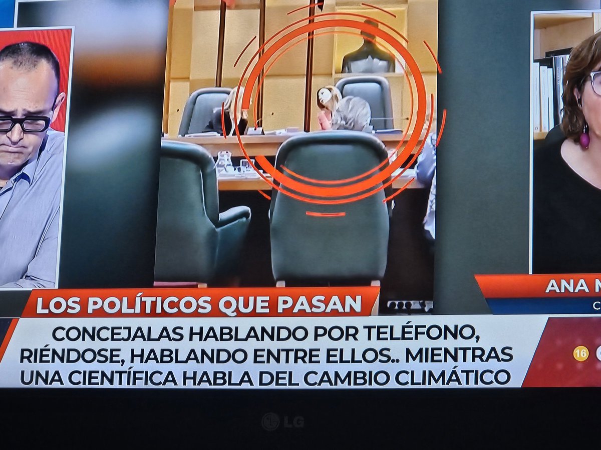 Veo en el programa de @ristomejide de @cuatro la falta de interés y de respeto en el @zaragoza_es  a la exposición de una científica sobre el #cambioclimático principalmente la Sr. Alcaldesa @ChuecaNatalia . Que vergüenza nacional!