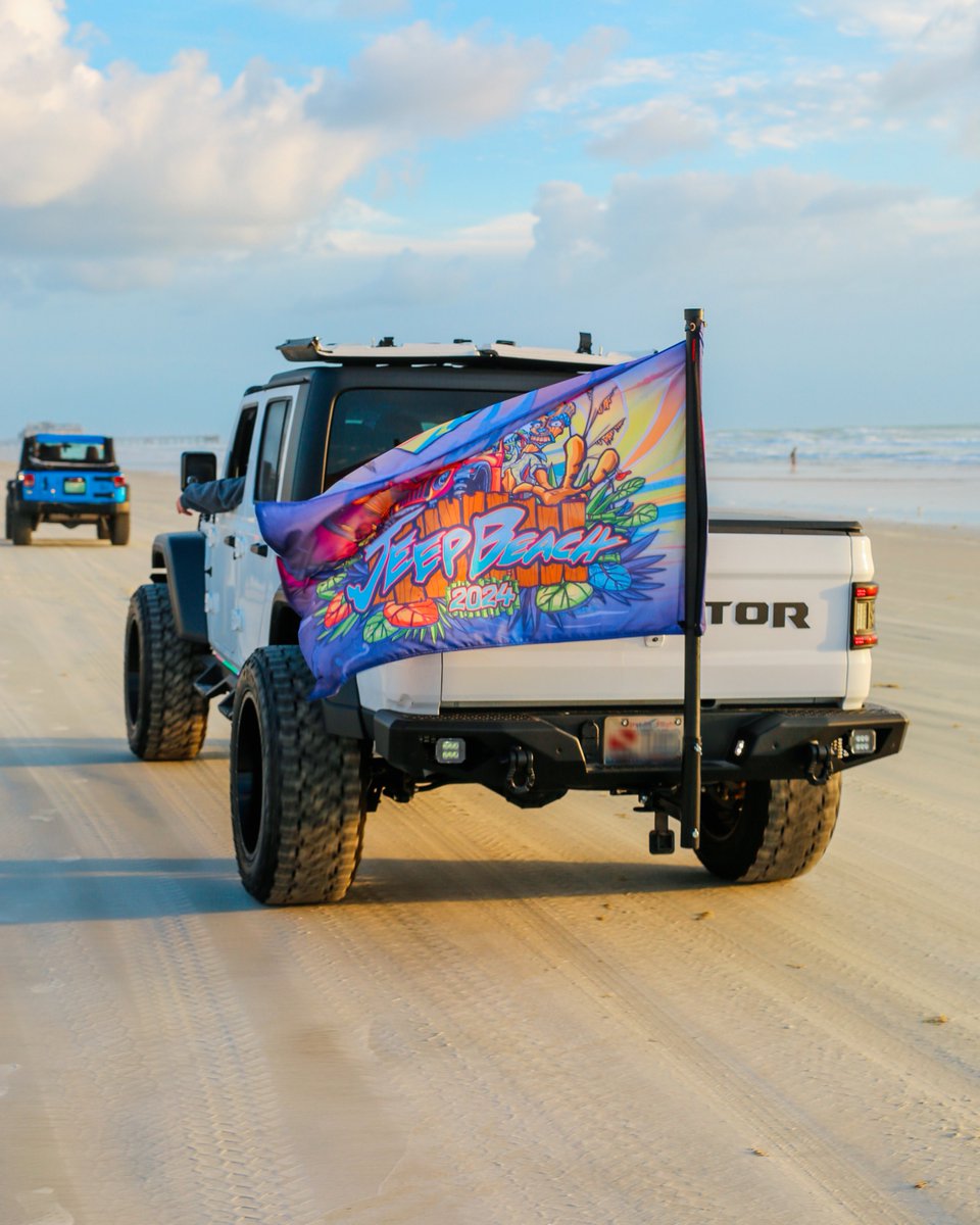 What does 10 miles of @Jeep® vehicles look like? That’s exactly what we found out at this year’s @Jeep Beach Parade. 40,000 of the brand’s legendary 4x4s took part in the 10-day-long event, breaking last year’s attendance record Learn more: bit.ly/3UI60jt