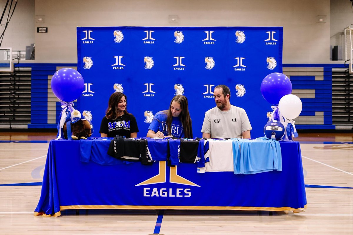 Congratulations to Desirae Walker on her signing to Williams Baptist University to continue her volleyball career! 

This marks the 1st Lady Eagle to sign and play at the collegiate level!