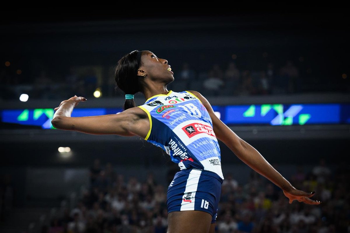 🇮🇹Paola Egonu oynadığı son 3 Şampiyonlar Ligi Finalinde 4⃣0⃣ sayı ortalama tutturdu

📍2023
40 sayı, %65h 37/57, 2 blok 1 ace +29 WL

📍2022
39 sayı, %59h 34/58, 2 blok 4 ace +29 WL

📍2021
41 sayı, %55h 39/71, 1 ace 1 blok +25WL

📍2019
27 sayı, %39h 25/64, 2 blok +11 WL…