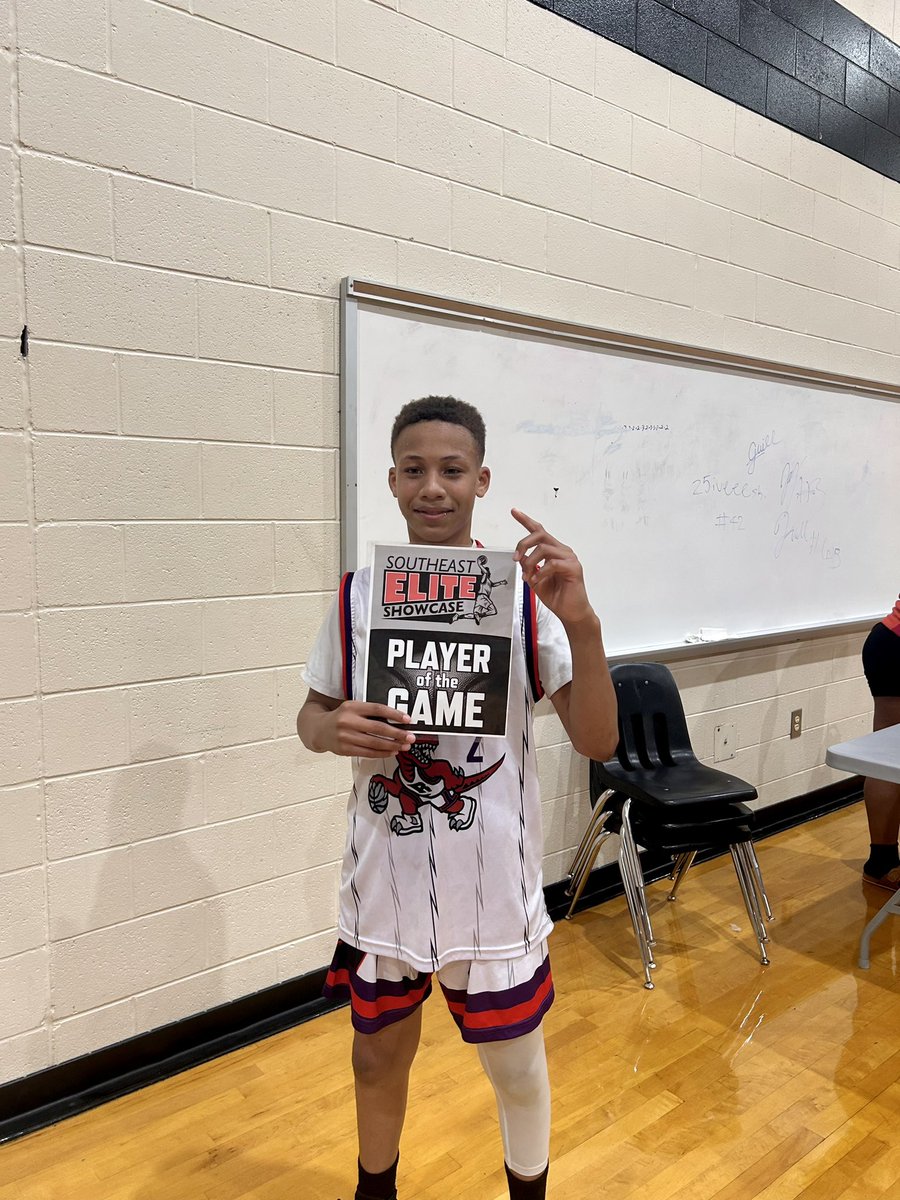 Congratulations to Lil Homie for being named basketball game MVP! Keep up the great work on and off the court.

#mentor #support #mentoring #mvp