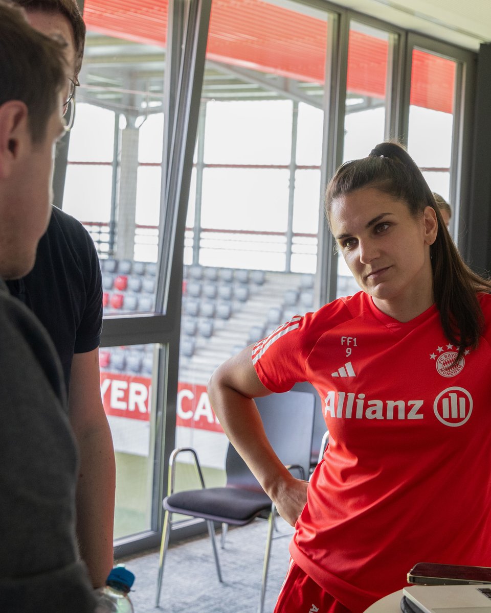 #EmpowerHer

Im Rahmen des Mentoring-Programms nahmen die #FCBFrauen in dieser Woche an einem LinkedIn-Workshop teil. 🤝

#FCBayern #MiaSanMia