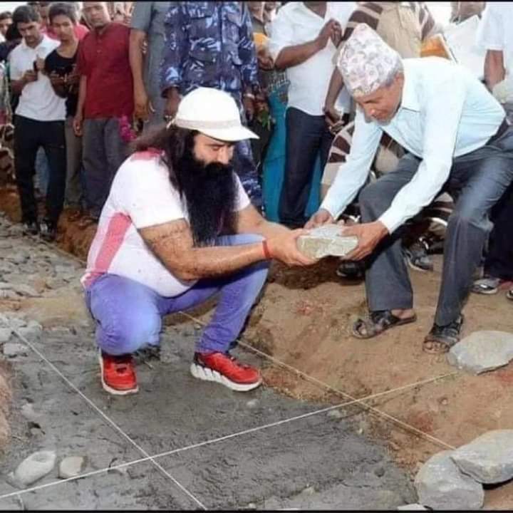 #HopeForHomeless
To help such homeless people, Saint Dr MSG Insan has initiated a program called ‘Homely Shelter’ #Ashiyana wherein without any external funding, the volunteers of Dera Sacha Sauda, pool in their resources together to help build free homes for the homeless.