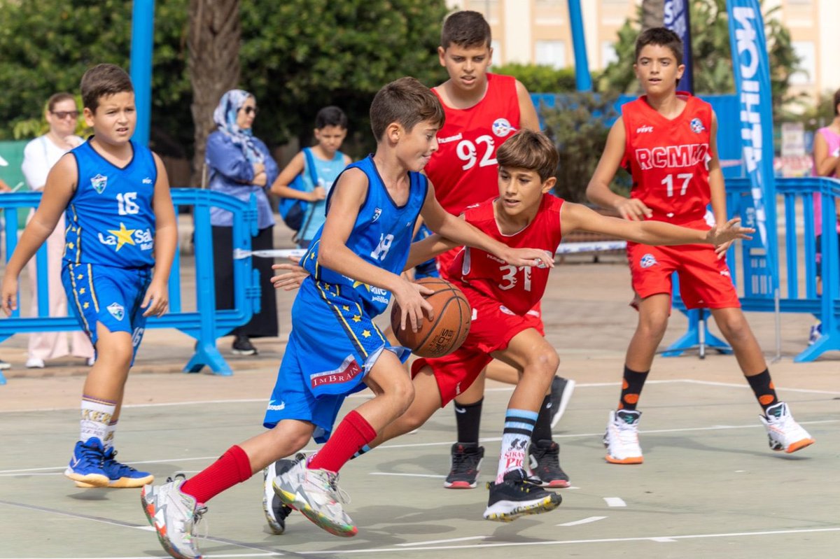 #CompeticionesFMB | ¡¡Comienzan las Competiciones 3×3 @FMBMELILLA 2023-24!!

⛹️⛹️‍♀️ 1ra fase con categorías Preinfantil, Infantil, cadete, U17 y U18!!
🏀 Más de 80 equipos participantes!!

Más info 👇👇
melillensebaloncesto.es/comienzan-las-…