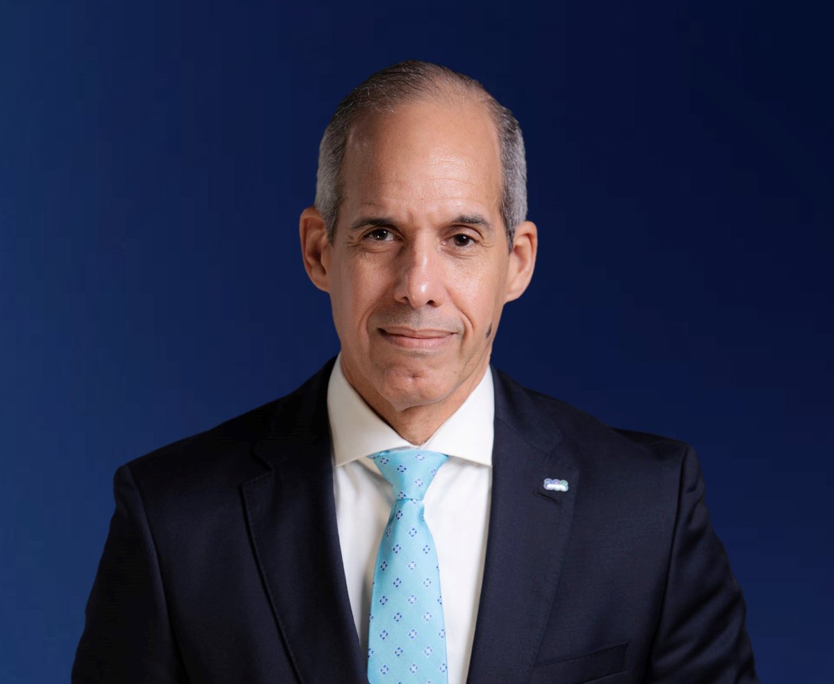 Let's give a round of applause to Edwin De los Santos, President of @AESDominicana, for his well-deserved inclusion in the TOP CEO EDITION 2024 @mercadorevista list! Edwin's professional drive and strategic vision have earned him this prestigious recognition. Congrats!👏 #YesAES