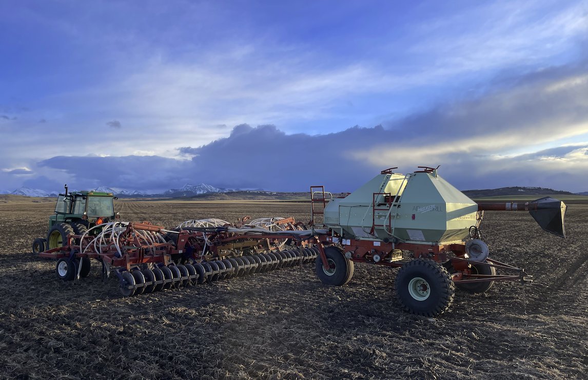 Frost tolerance enables our grower partners to get an early start to seeding spring #Camelina in Southern Alberta. The ability to plant Camelina despite a high chance of frost is one of the crop's significant differentiators 

#farming #energytwitter #science $YTEN