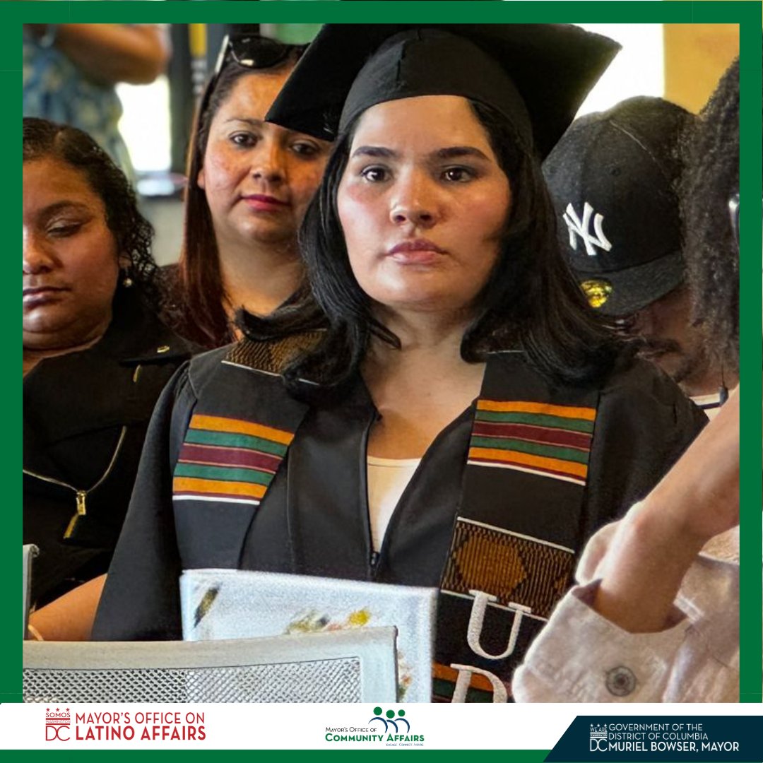 ¡Felicidades a todos los graduados Latinx de la @udc_edu! 🎓✨ En nombre de @MayorBowser, el Director Eduardo Perdomo felicita a los 72 estudiantes latinos que se gradúan en la UDC y reconoce su arduo trabajo ¡Que este sea solo el inicio de un camino de éxitos!🎉 #UDCLatinx 🎓✨