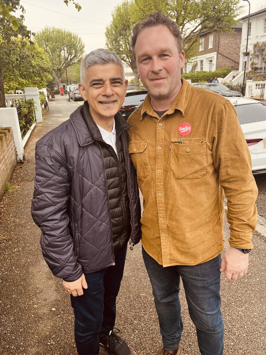 It was brilliant to welcome friend, champion and man of the hour @SadiqKhan to #DeBeauvoir to support our fantastic candidate @JasziieeM today. #VoteLabour #VoteSadiq 🌹