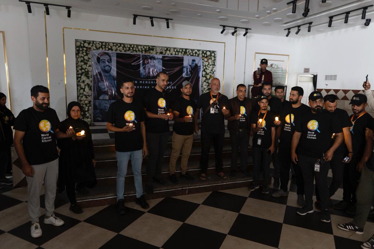 WCK’s team in southern Gaza held a memorial for our seven colleagues killed by the IDF one month ago. The service honored our team members and all humanitarians that have been killed in Gaza while supporting Palestinians families impacted by senseless war.
#ChefsForGaza