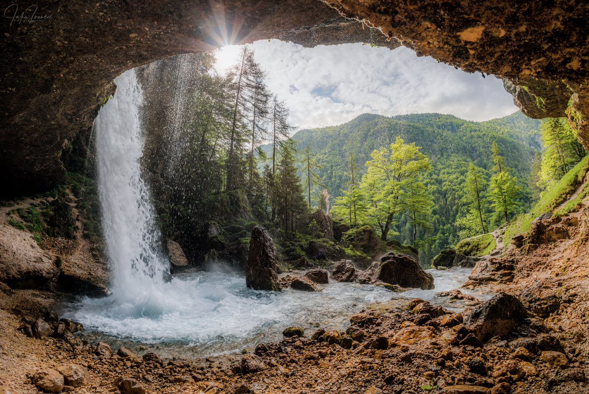 Refreshing morning at one of the most beautiful waterfalls in Slovenia. Can you name it? 😀 #waterfall #spring #morning #green #nature #pericnik #pericnikwaterfall #landscape #landscapephotography #slovenija #slovenia #ifeelslovenia #natgeo