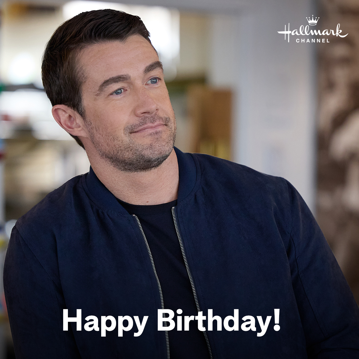 Happy Birthday to the talented @robertbuckley of #BlindDateBookClub! 🎉