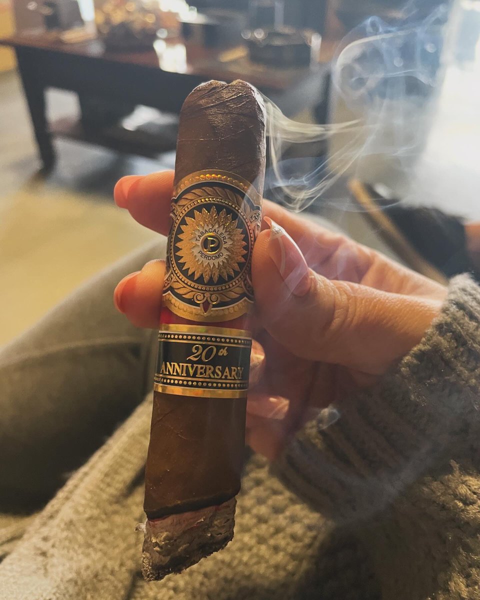 Yesterday’s #cigar #perdomo20thanniversarysungrown #perdomo #perdomocigars #cigaroftheday #elcidscigarshop #elcidscigars #elcidstobacco #elcids #elcidscigarlounge #cigars #cigarboss #cigarlounge #cigarshop #cigartime #sophiassmokes #cigarpassion #cigarworld #cigarnation #botl