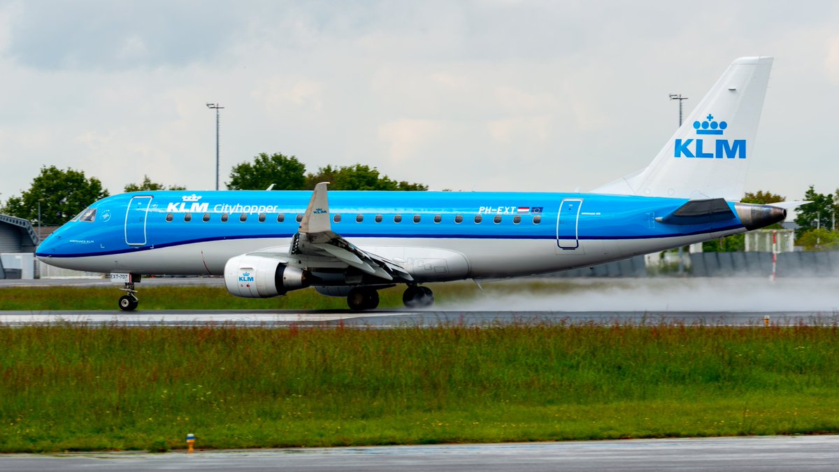 Un joli Embraer 175 de KLM a Rennes