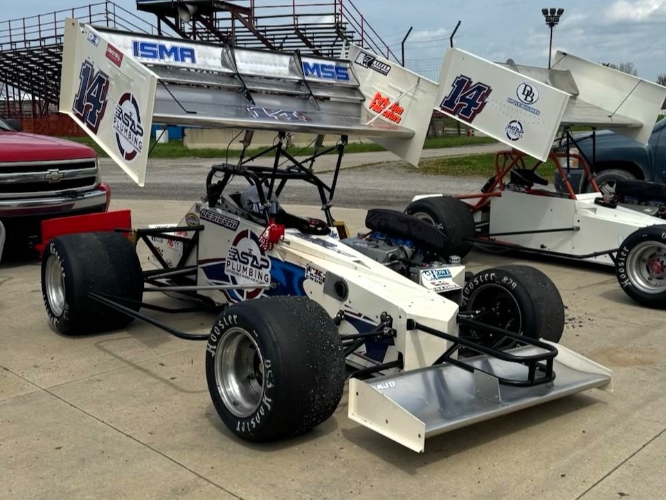 Looks like we'll be adding a few dates to fill-in our 2024 schedule, and joining @ajdracing for some select events with the ISMA MSS Supermodifieds. I'm looking forward to racing with AJ, Jonathon & their team, and joining the great group of people supporting their effort!