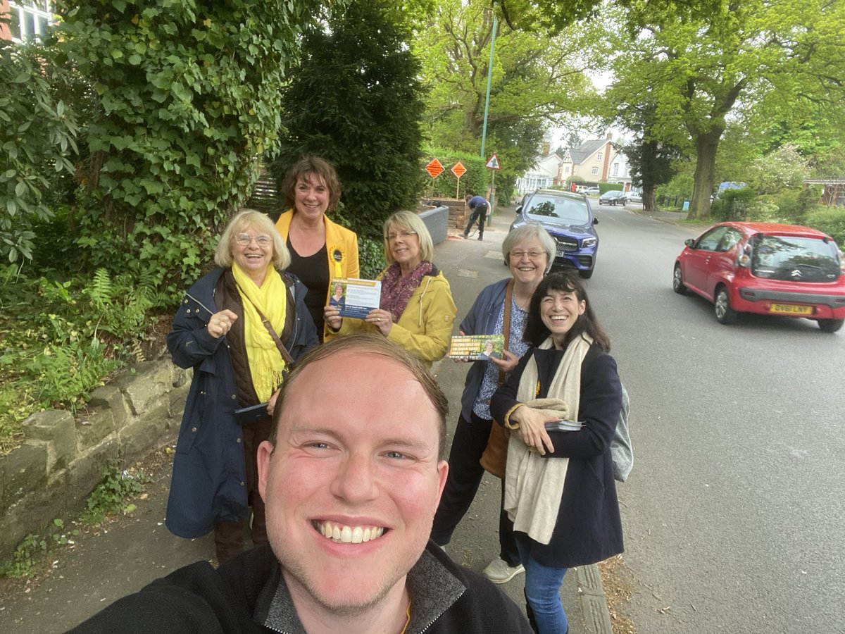 Out in Olton for Sarah Phipps with @MP4Stratford and the liberal women of  Stratford! Lovely to have you all here and some great responses for polling day! 🤞