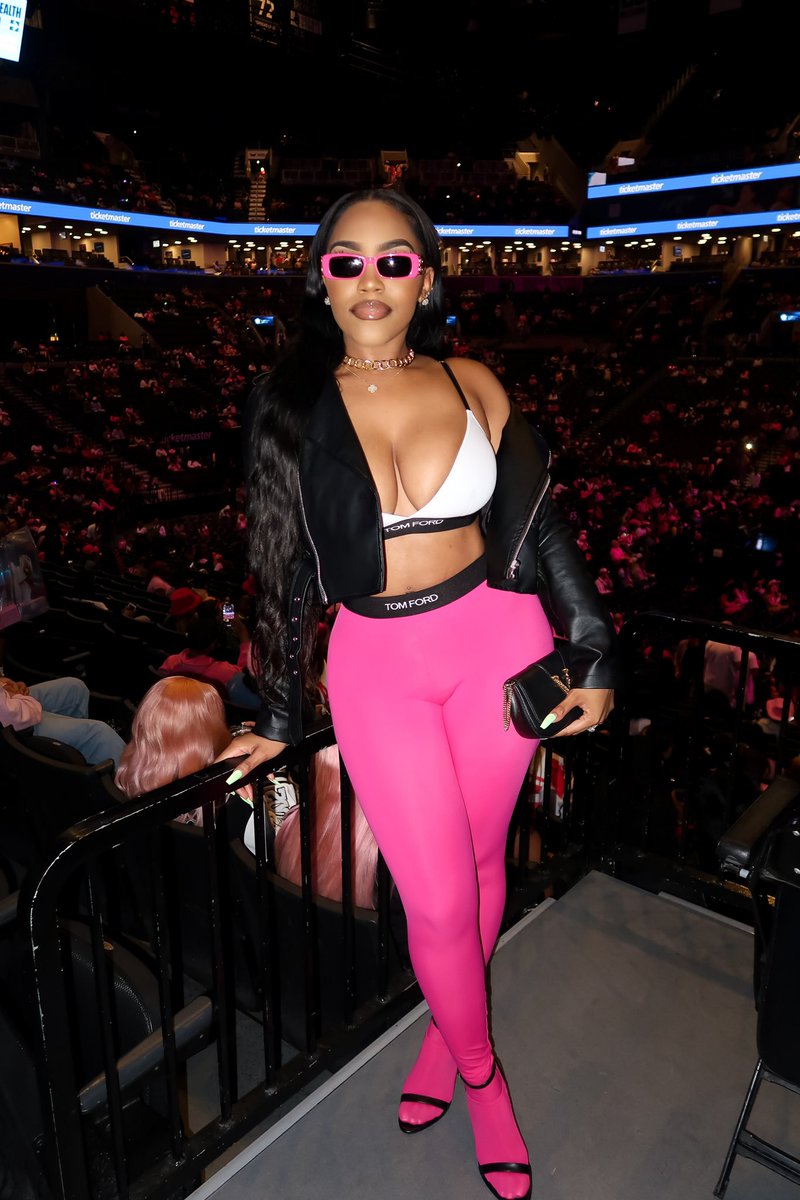 Shanzi_a's tweet photo. Just a barb in Gag City 💕💕🦄🦄. They could never make me hate you Queen!!! @NICKIMINAJ #PinkFriday2 #PinkFriday2GagCityWorldTour https://t.co/JZS4B9GxZY