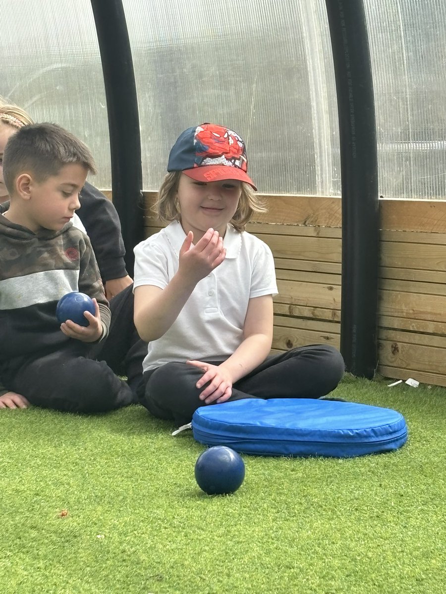 Primary 1 enjoyed playing boccia this morning. We showed excellent teamwork and communication skills🗣️. We thoroughly enjoyed playing this new sport🔴🔵.