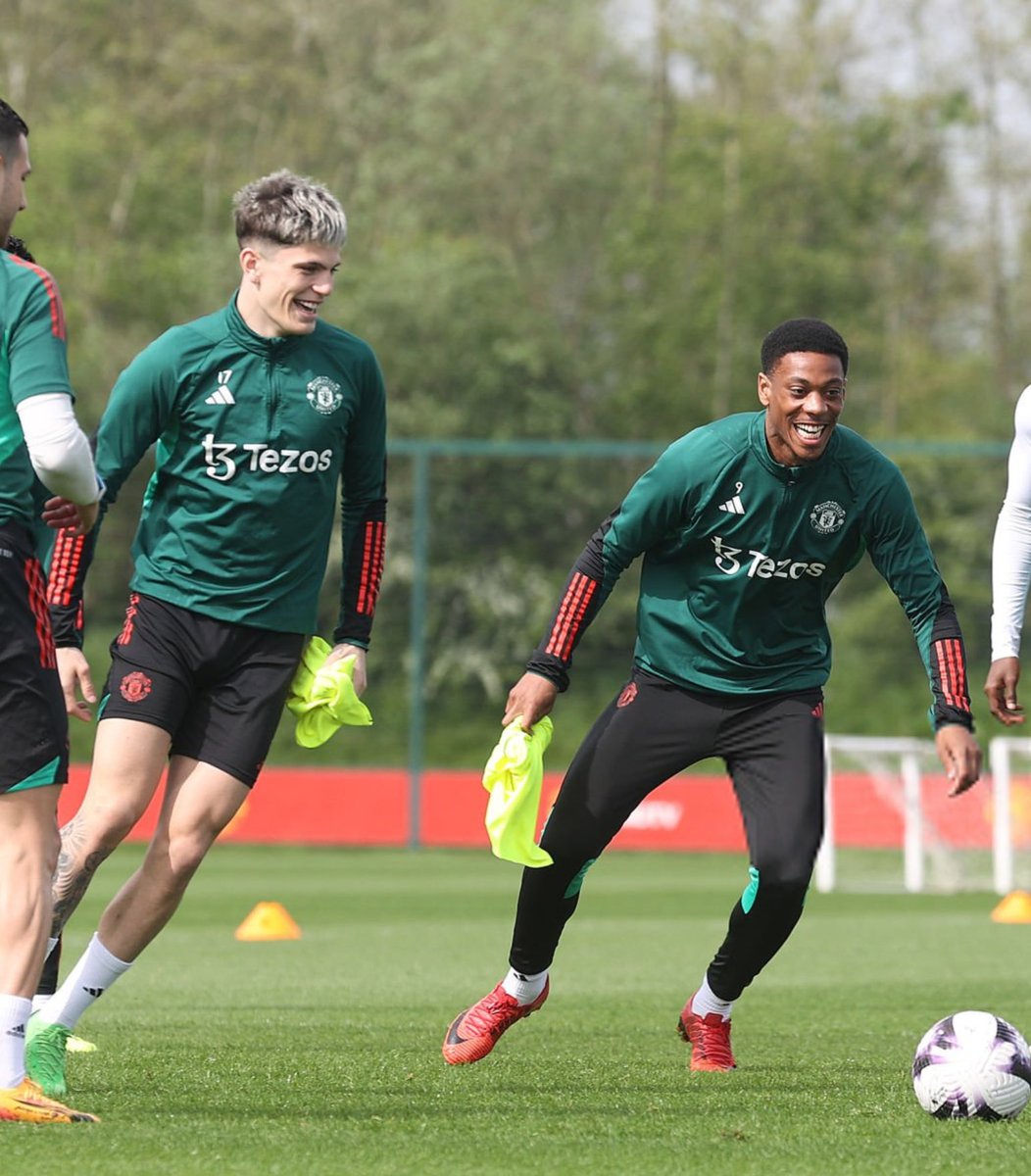 📸 - Alejandro Garnacho & Anthony Martial in training.😁