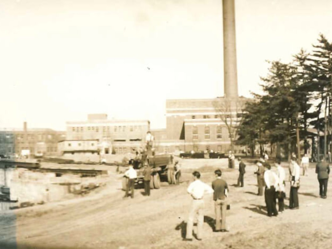 Happy 84th Anniversary to Elliott Hall of Music! 🖤💛

With a seating capacity of over 6,000, Elliott is one of the largest proscenium theatres in the US! It first opened in 1940 and has since become a <a href="/LifeAtPurdue/">Purdue University</a> landmark and home to Purdue Convos.