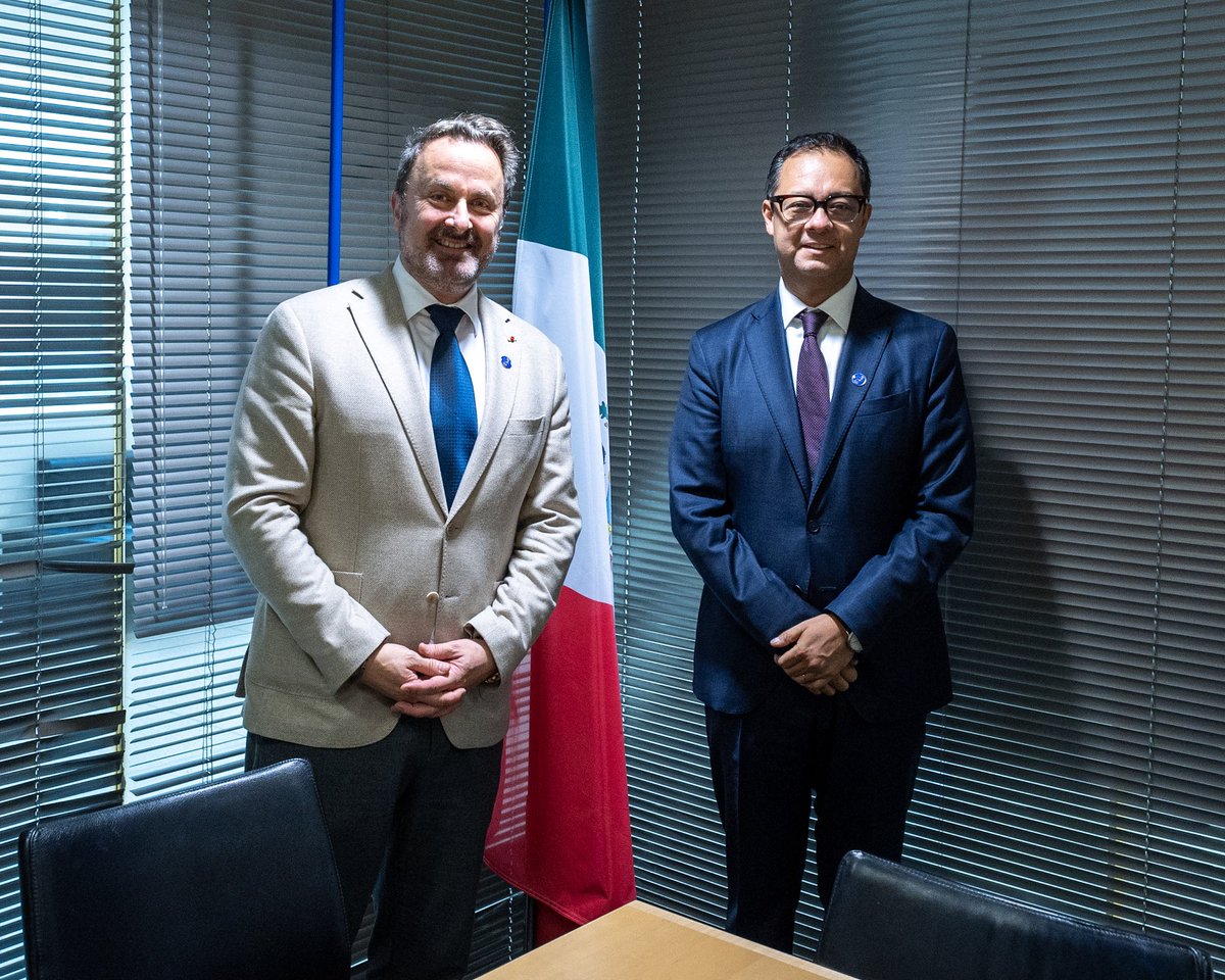 Glad to meet in the margins of the #OECD Ministerial with my colleagues Mauro #Vieira 🇧🇷, @peterburkefg 🇮🇪, @Manuel_Tovar_R 🇨🇷 and @GabrielYorio 🇲🇽 to discuss bilateral relations and the importance of effective policy cooperation in a rules-based international system.