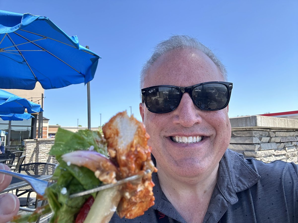 Mediterranean Spicy harissa chicken salad ! THAT’S #whatsforlunch @Tazikis #cincyeats #cincyvibes #thursdayvibes a little #alfresco action going down today