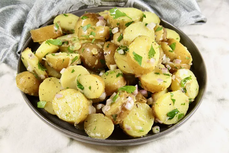 Simple Parisian-Style Potato Salad
allrecipes.com/recipe/282429/…
@Allrecipes