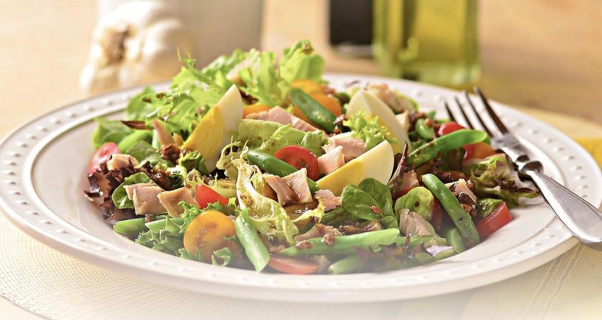 Tuna Nicoise Salad!! Yummmmm 😋😋 

LoveThisPlan! 💝 

#lovethisplan #betterhealth #healthyrecipes #healthyliving #optimalhealth