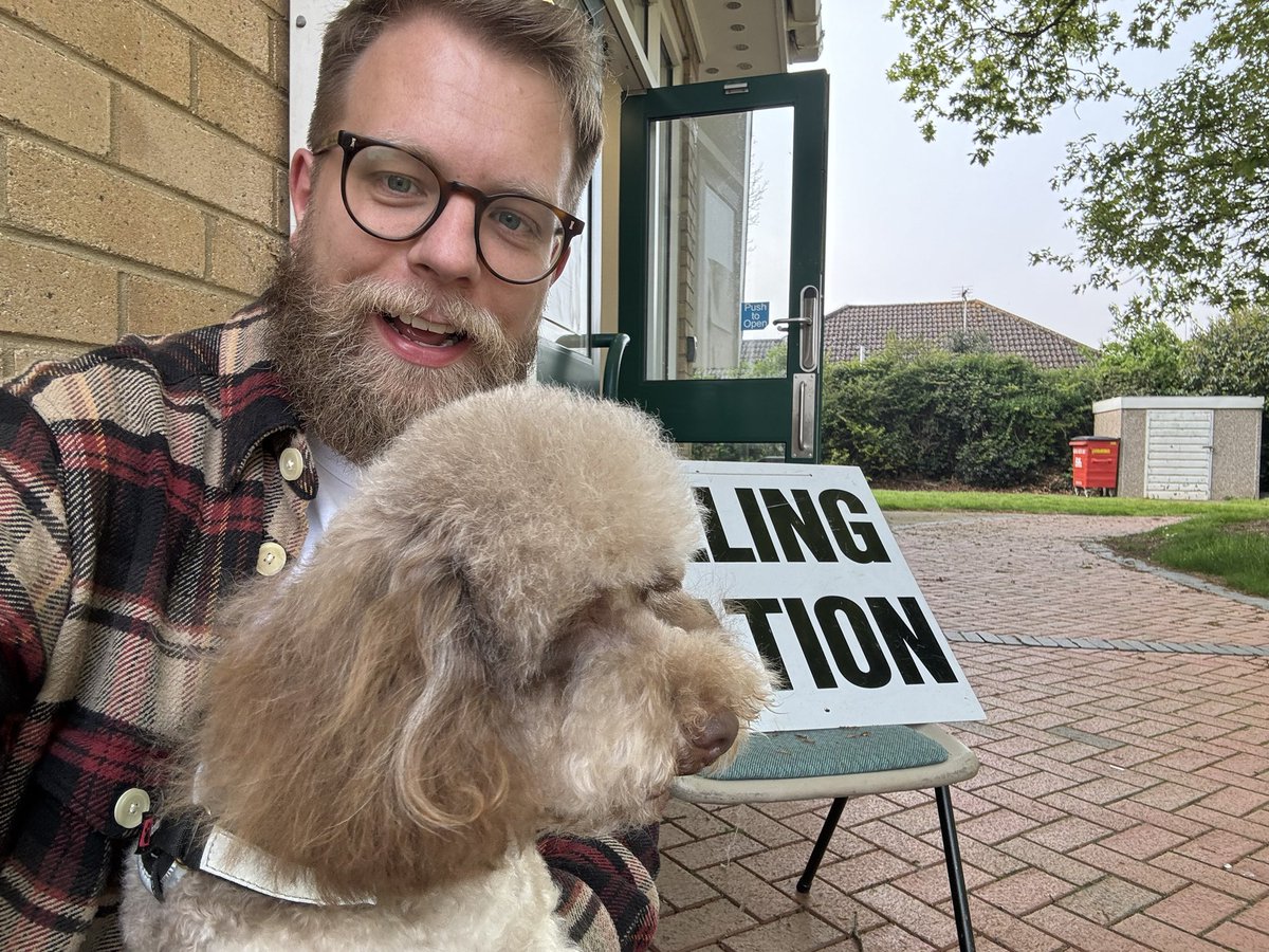 She wouldn’t sit still for the #content but Betty helped me do a vote #dogsatpollingstations