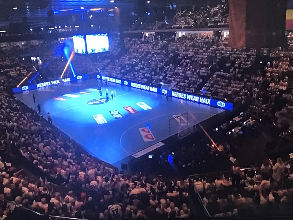 Wunderino Arena. Kiel busca el milagro en su templo. Remontar al Montpellier (+9) parece una utopía pero… Habrá que verlo #ehfcl