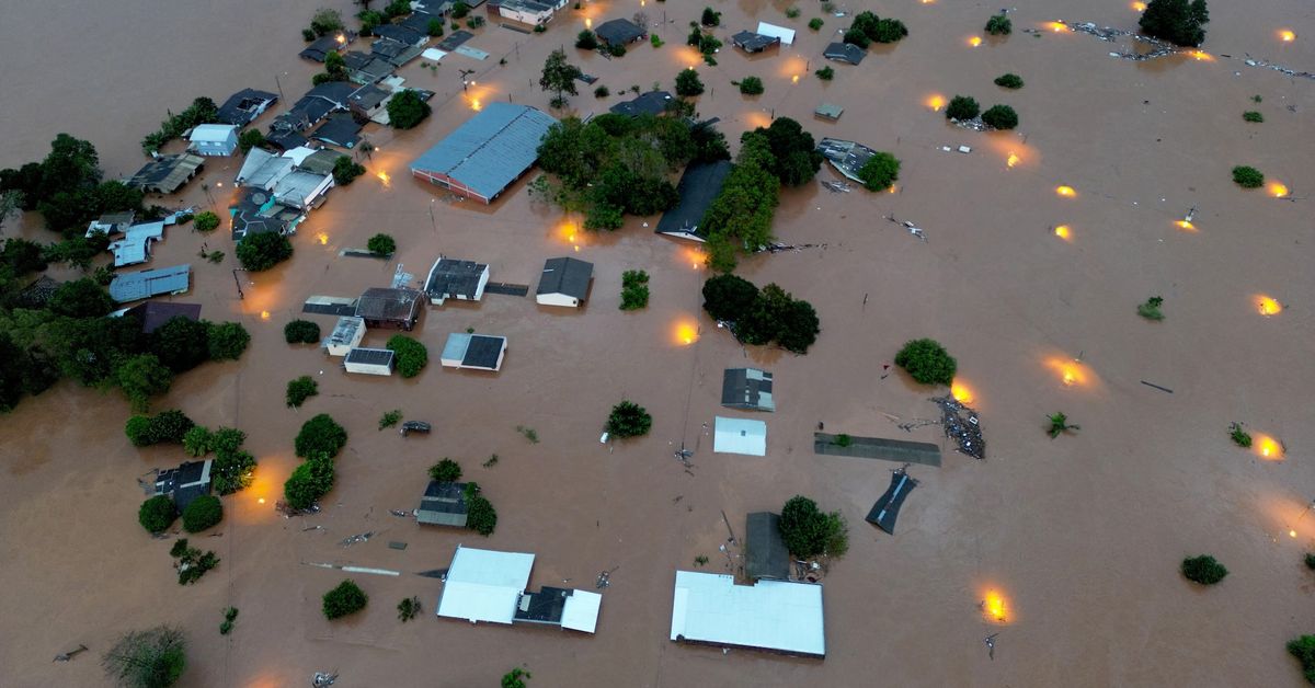 Heavy rains kill at least 10 in southern Brazil, governor warns of historic disaster reut.rs/3Wio3Oy