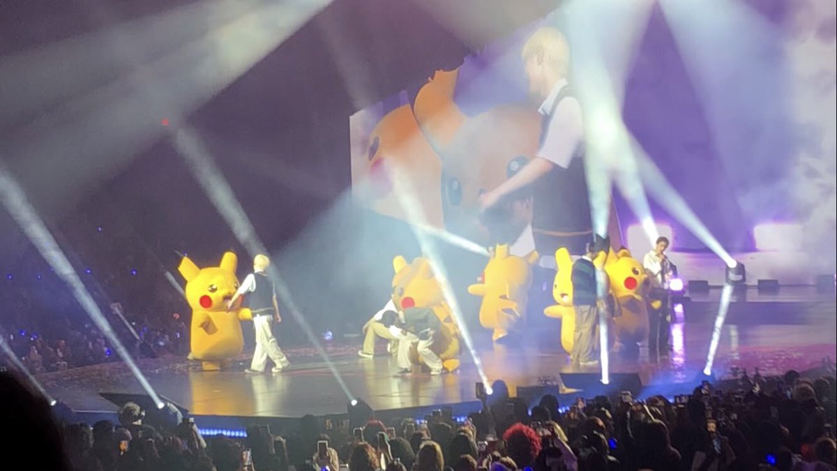 actually_bat's tweet photo. Enhypen’s concert ended and i’m so emotional 🥺I was so happy seeing them again. It was so much fun, the energy was amazing 🩶 I miss them so much already! I felt so happy, I want to relive the experience again and again. Thank you  Enhypen for everything!! https://t.co/FDJgNZa6IZ
