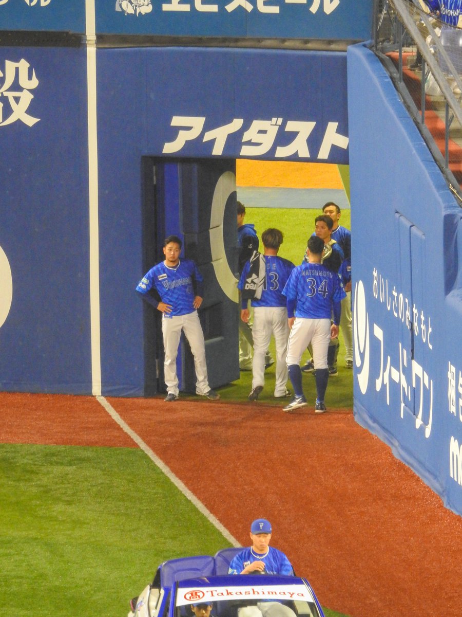 お見送り一瞬すぎて笑っちゃった

2024/04/23
横浜スタジアム
#baystars #徳山壮磨 #石川達也 
#伊勢大夢 #松本凌人