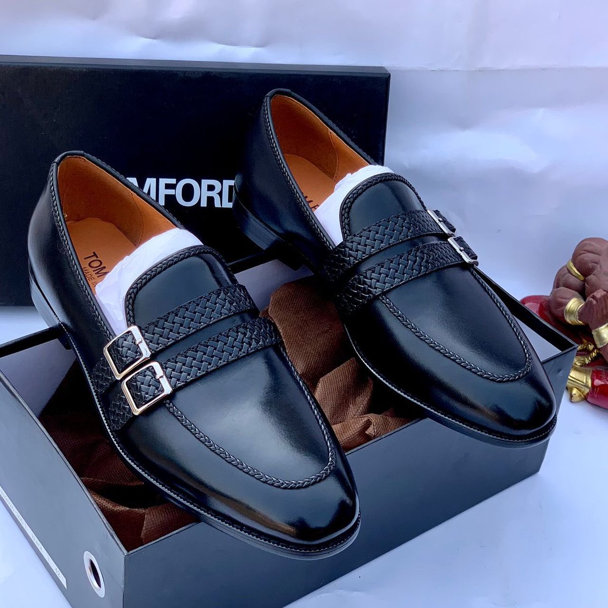 ```🚨🚨ALERTS QUALITY TOMFORD SHOE Just arrived•```

```SIZE AVAILABLE_(40)————(46)✅```

```PRICE_```🏦_53k

KINDLY REPOST ✌️✌️✌️