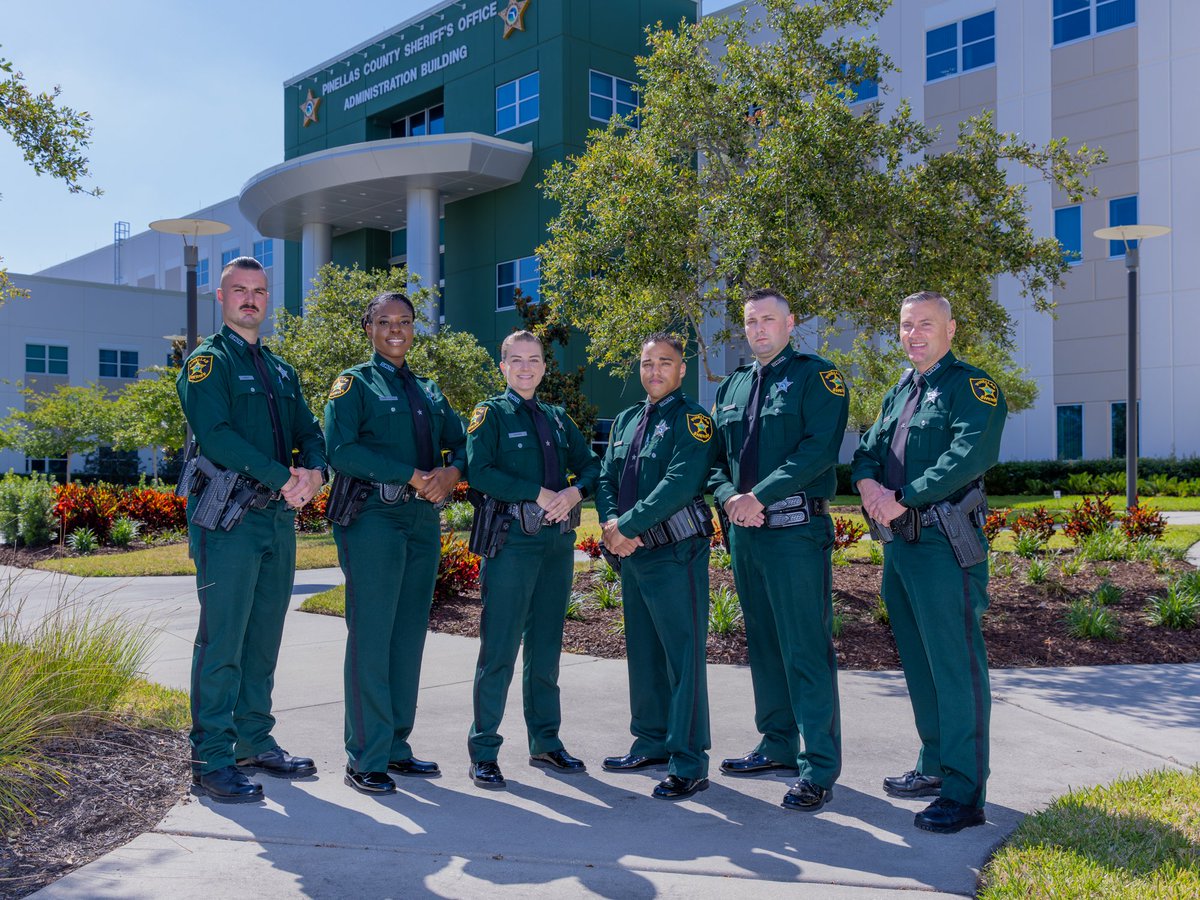 Pinellas County Sheriff Bob Gualtieri Hosts Swearing-In Ceremony Today for Six Deputies: These deputies are assigned to the Patrol Operations Bureau, Judicial Operations Bureau and the Department of Detention and Corrections. bit.ly/3Up0UHx