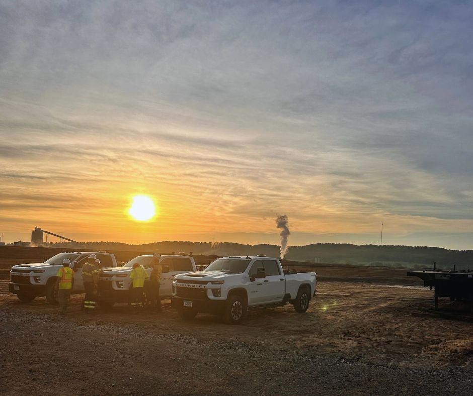 It has been raining a lot in Minnesota, but this sunrise view in Tennessee was a scenic backdrop for this crew's daily safety meeting. ⛅ 

#DirectionalDrilling #sunrise #workinghard #construction