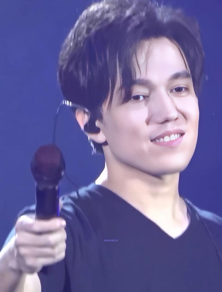 @DDears00 When you listen to Dimash's music, you realize that your soul is full of Life ☆☆☆☆☆ A BEAUTIFUL HEART #SmokeByDimash #DimashConcertBudapest
