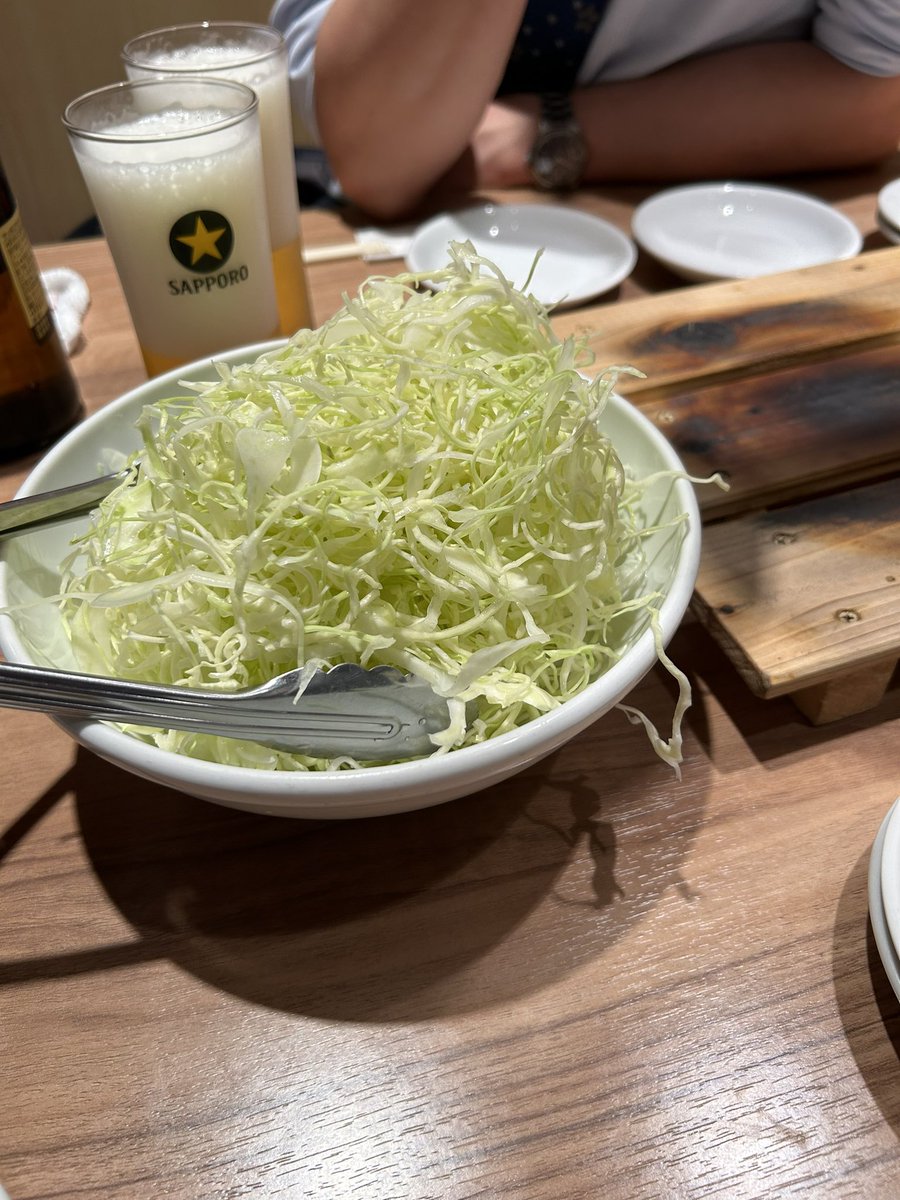 なぜか焼肉屋さんにいる…