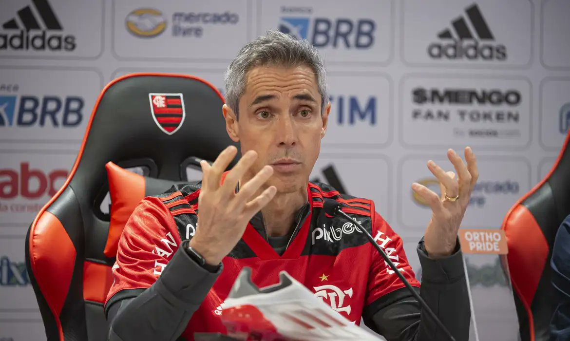 Olho para o Tite e vejo o Paulo Sousa.