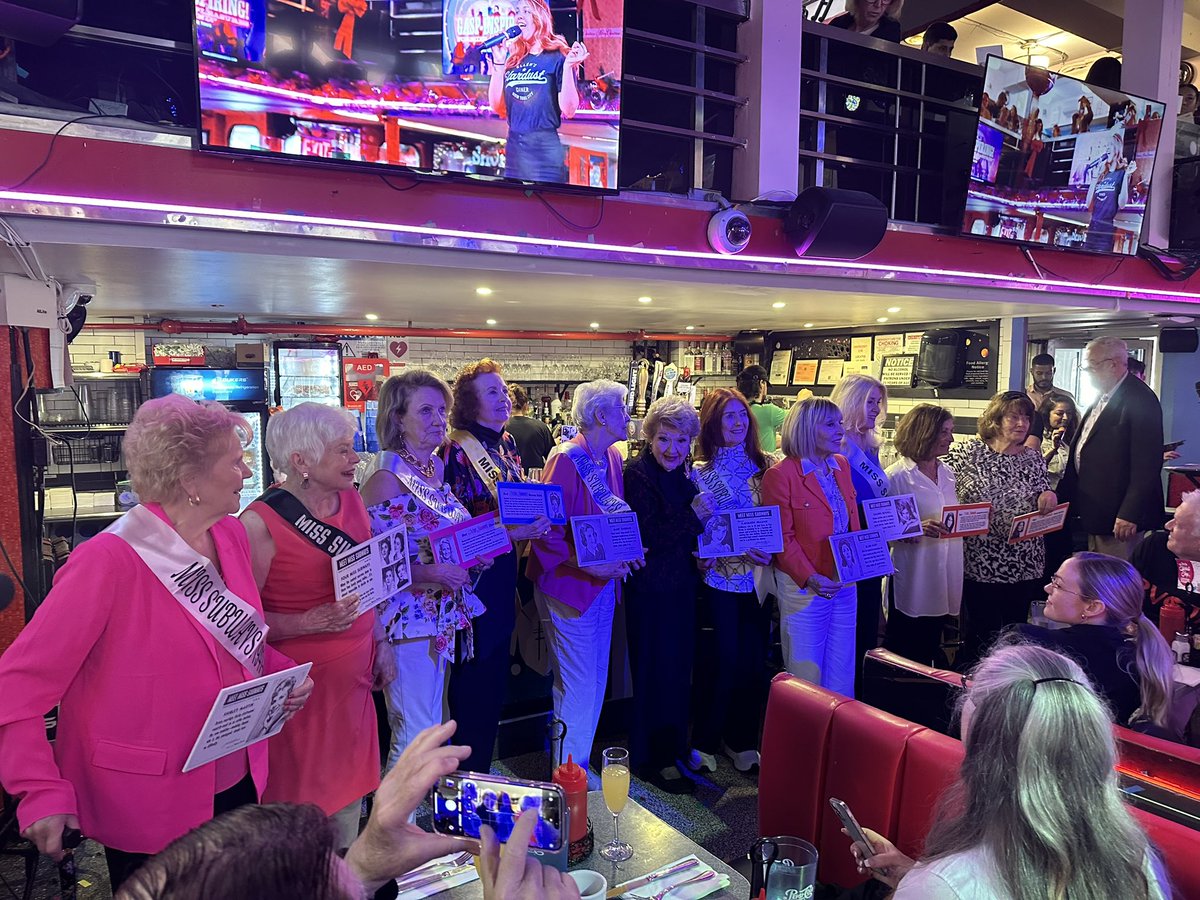 Miss Subway Reunion at @EllensStardust in #TimesSquare 🌟