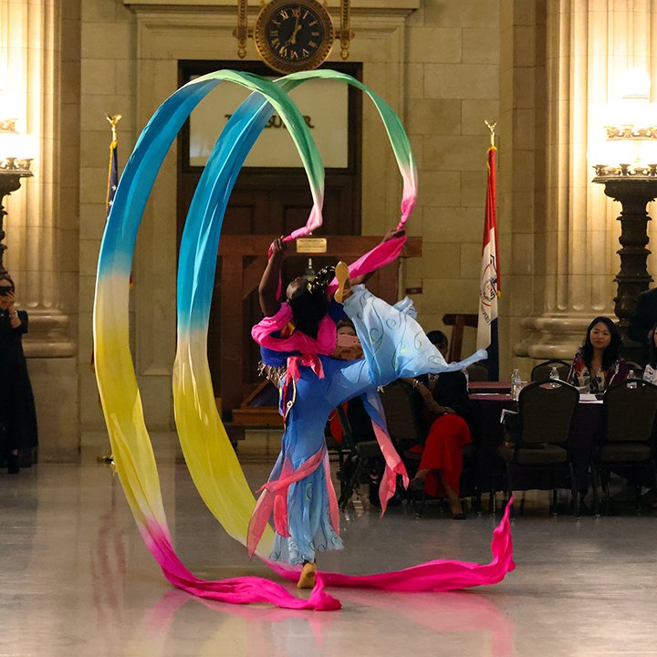 Last night the City of Cleveland recognized the beginning of Asian American, Native Hawaiian, and Pacific Islanders Heritage Month with a beautiful ceremony and cultural showcase in the City Hall Rotunda!