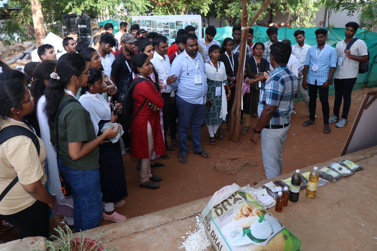 4th day of IDE boot camp at KARE. External Exposure Visit.  #idebootcamp24 #AICTEbootcamp24 #micIDEB24 #IDEB24 #designthinking #innovation #design #entrepreneurship #hands_on_training
@PMOIndia
@EduMinOfIndia
@mhrd_innovation
@narendramodi_in
@dpradhanbjp
@abhayjere