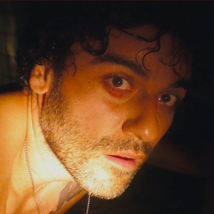 La nueva película del director Panos Cosmatos tras MANDY será el thriller de vampiros hedonista FLESH OF THE GODS, y contará nada menos que con Kristen Stewart y Oscar Isaac como un matrimonio que sale de su rascacielos cada noche para disfrutar del Los Ángeles de los años 80.