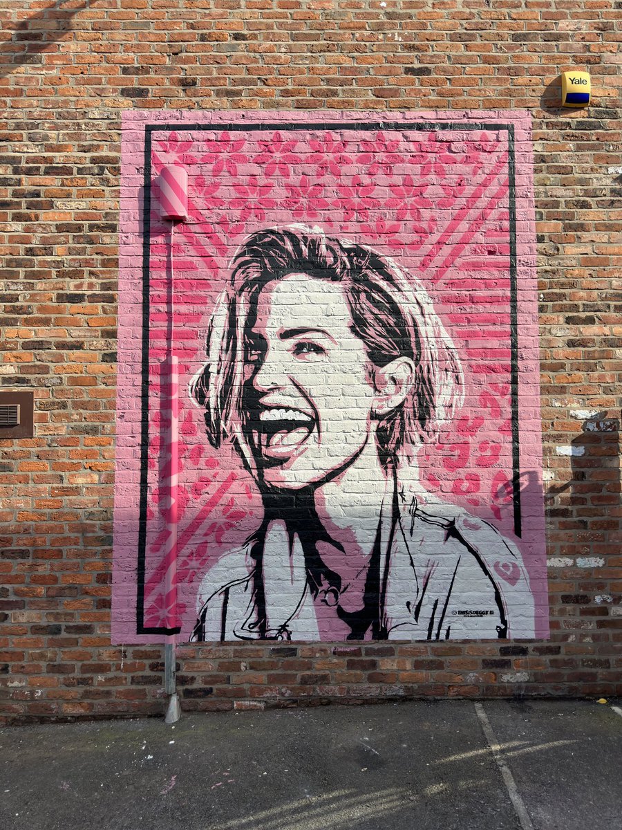 Local icon Sarah Harding mural completed in Stockport Town Centre! 🙌

Funded by @totallysk / @StockportMBC 

#stockport #sarahharding @GirlsAloud @CherylOfficial