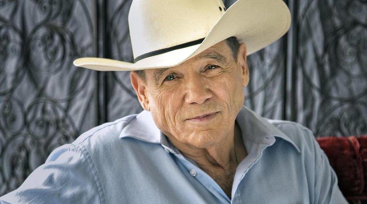.@JamesLeeBurke won the prize for Best Novel at the #Edgars2024 for FLAGS ON THE BAYOU. Other winners of this year’s mystery prizes include @isberryauthor, @thewritinghippo, @nathanmasters, @LindaCastillo11, and @acuevaswrites. @EdgarAwards ow.ly/W0Rj50Rv0qP