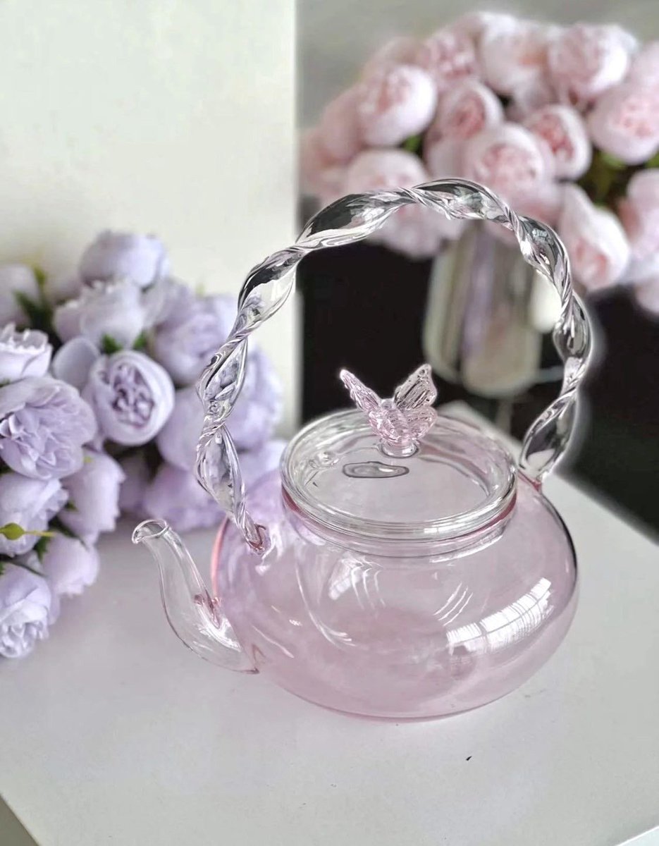 the prettiest glass teapot 🎀