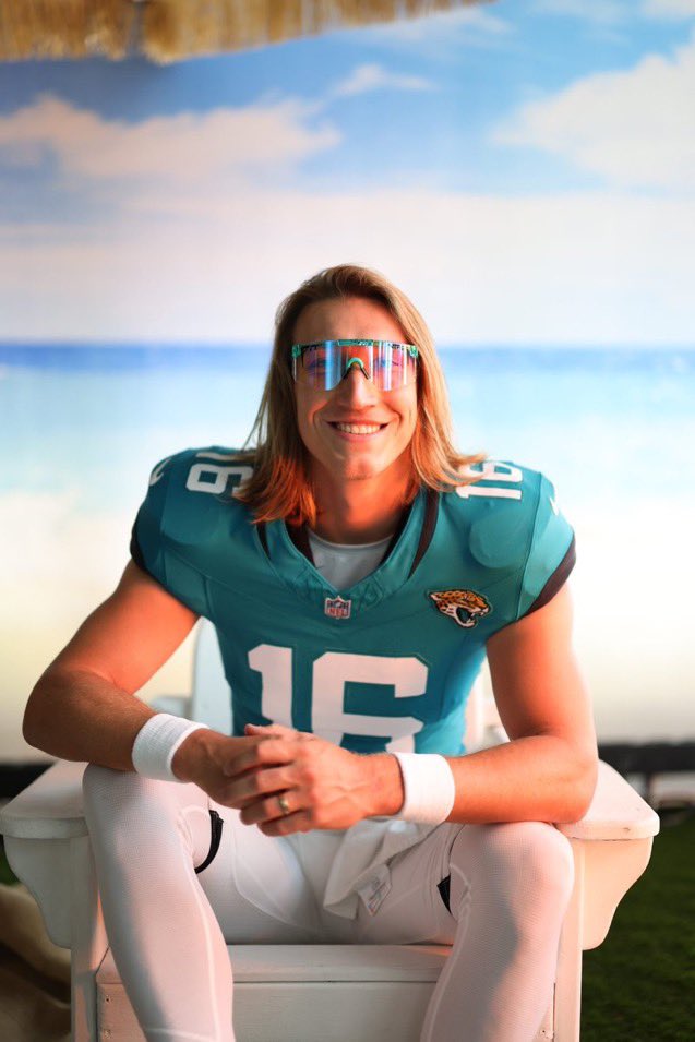 Receivers Trevor Lawrence Has Made Better.

(A thread 🧵)

*likes + retweets appreciated*

#DUUUVAL