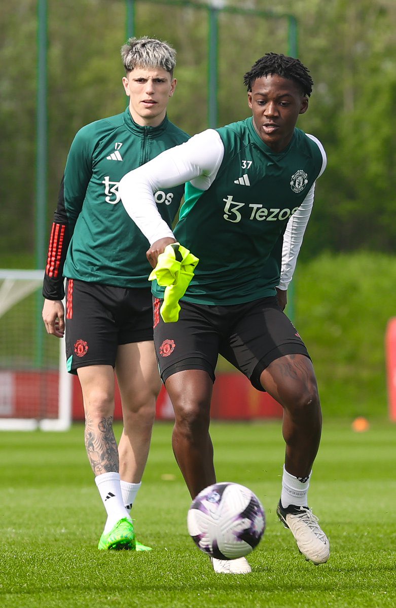 📸 Mainoo & Garnacho in training ✨ #MUFC