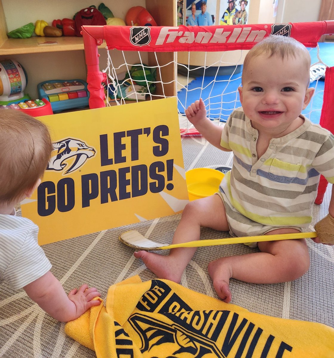 FirstStepsNash's tweet image. Training the next generation of Preds players! Even our giraffe is standing by ready to be the 12th man tonight! Game 6 is within reach! @NashvillePreds_ @PredsFoundation @deximaging @helper_abby